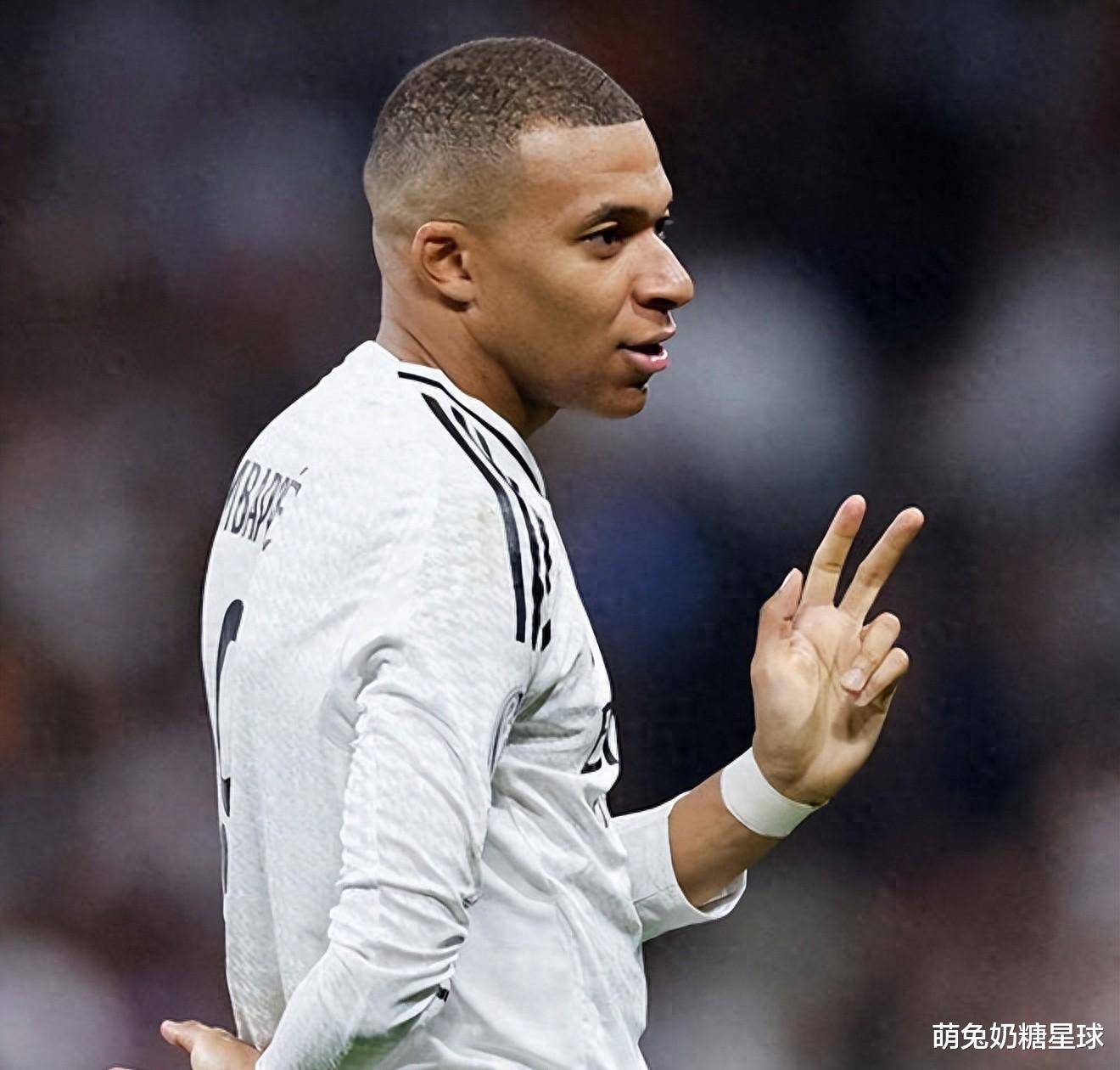 关于阿扎伦卡巅峰对决，姆巴佩与50激战曼联分钟，问鼎冠军胜负难料！的信息