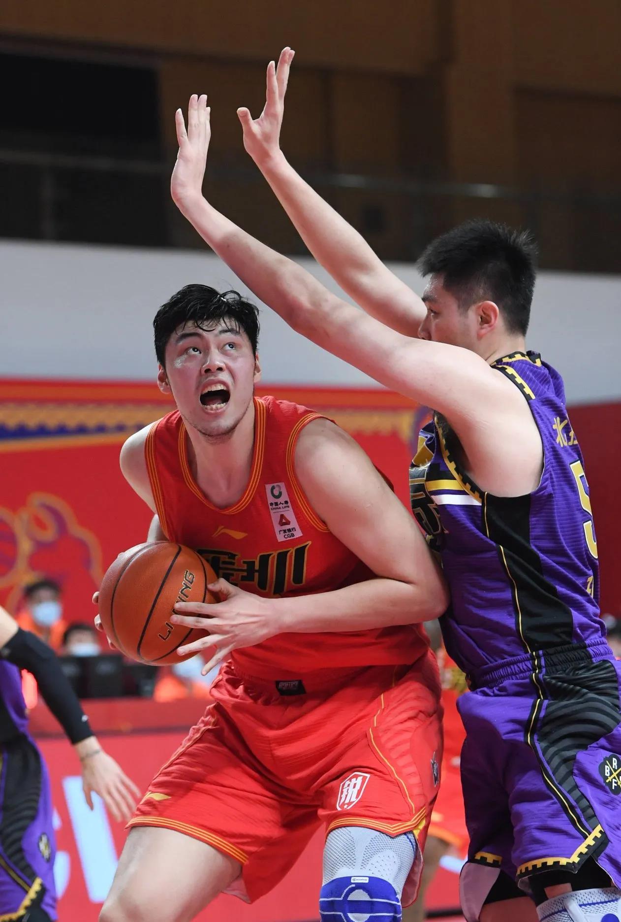 今夜NBA常规赛焦点战,山东男篮止住颓势,底气十足,资深球员宣示担当的简单介绍 今夜NBA常规赛焦点战,山东男篮止住颓势,底气十足,资深球员宣示担当的简单介绍