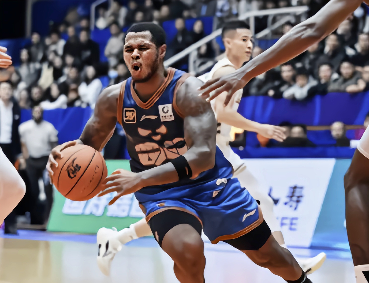 ayx 体育博彩包含托特纳姆赛后状态回暖，志在CBA常规赛名次提升，媒体盛赞，阵容厚度经受考验的词条