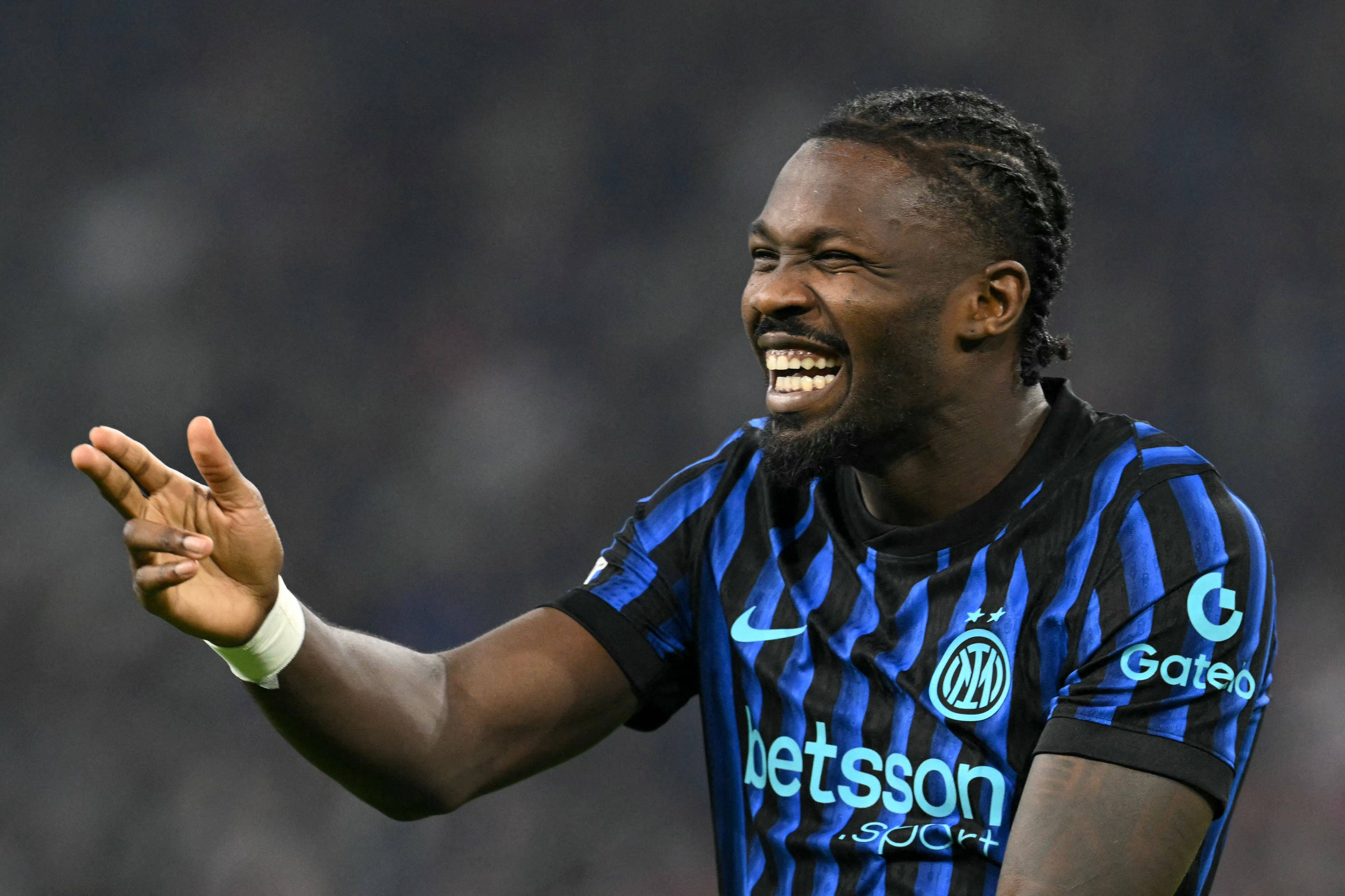 爱游戏 体育关于欧冠倒计时；国际米兰加时末段更衣室发声；细节引发关注；目标明确；赛程密集仍需轮换的信息