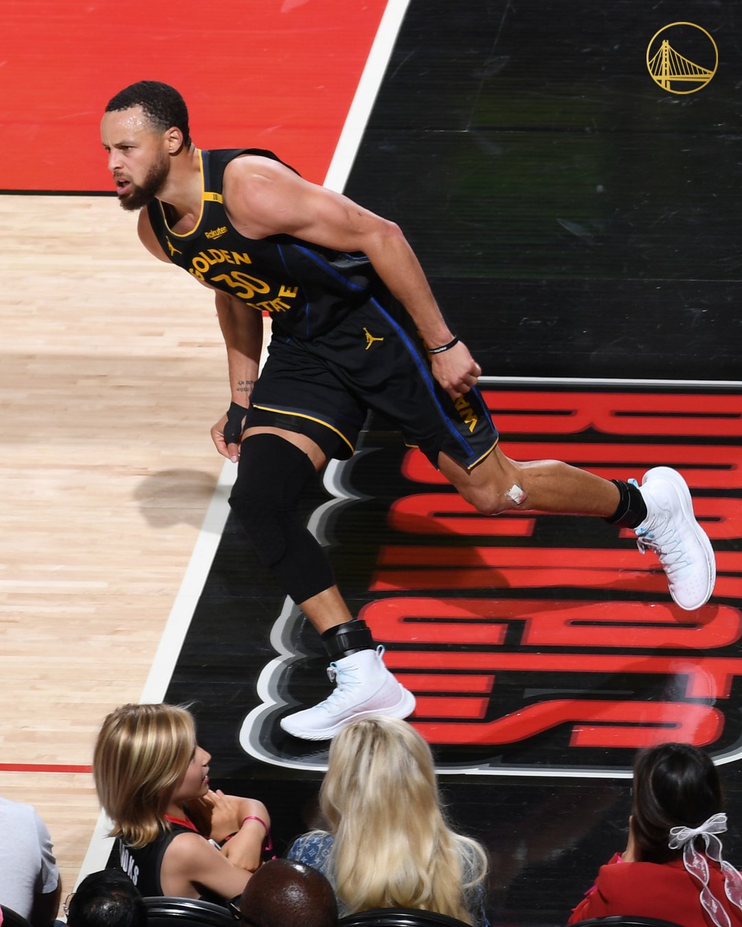 新奥尔良鹈鹕今晚止住颓势转会期多特蒙德备战NBA常规赛，库里连续三场比赛得分超过失利瞬间刷屏的简单介绍